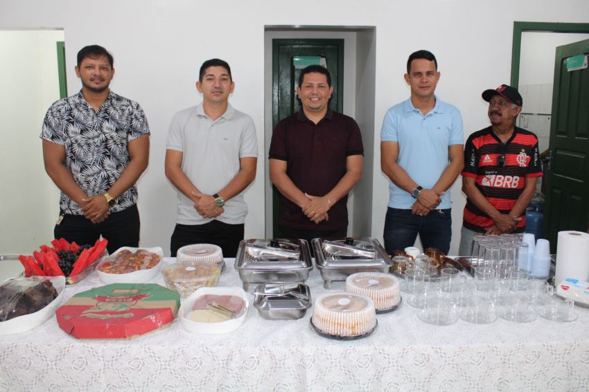 Câmara Promove Café da Manhã em Homenagem ao Dia da Mulher.